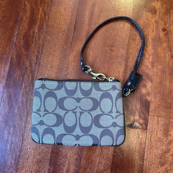 Coach Corner Zip Wristlet In Signature Canvas - Picture 2 of 3
